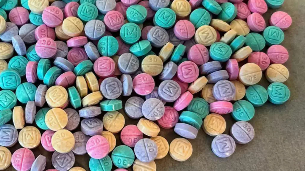 Što je ‘rainbow fentanil’? Izvješća o smrtonosnim šarenim pilulama i prahu izazivaju zabrinutost