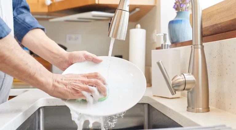Kako uništiti bakterije na spužvici za pranje posuđa